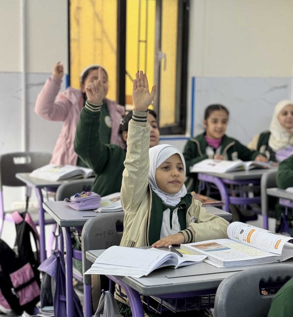رفع المستوى المعرفي والمهني لدى الكادر الإداري والتعليمي والفني في المجموعة